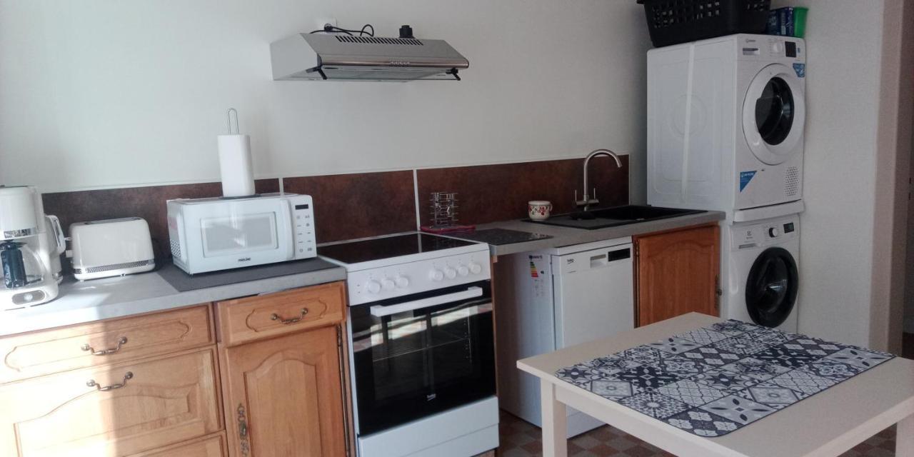 Le Plain Pied Sur Place Le Mêle-sur-Sarthe Eksteriør billede