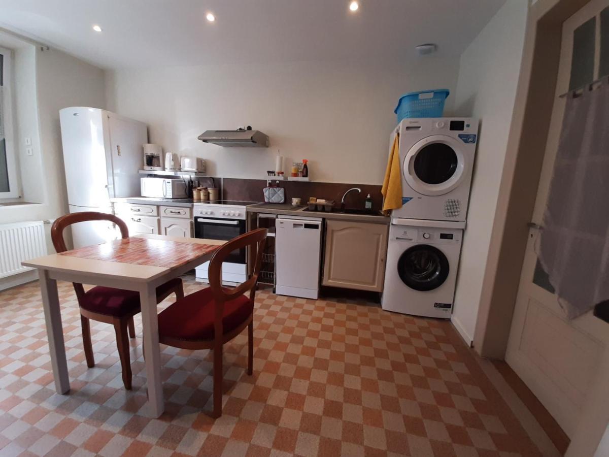 Le Plain Pied Sur Place Le Mêle-sur-Sarthe Eksteriør billede