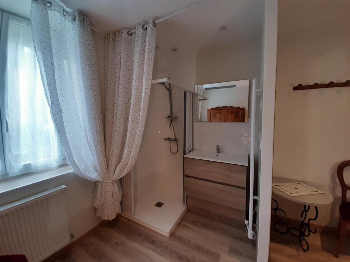 Le Plain Pied Sur Place Le Mêle-sur-Sarthe Eksteriør billede